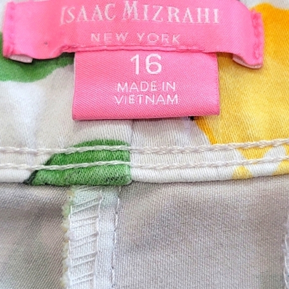 Isaac Mizrahi Size 16 Cotton Blend Lemon Shorts with Front Back Pockets - Picture 6 of 7